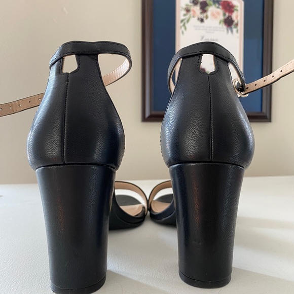 Black High Heels 7 1/2 - Picture 2 of 3